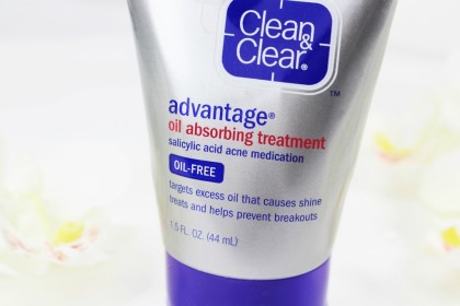 Clean & Clear Advantage Oil Absorbing Treatment mit BHA
