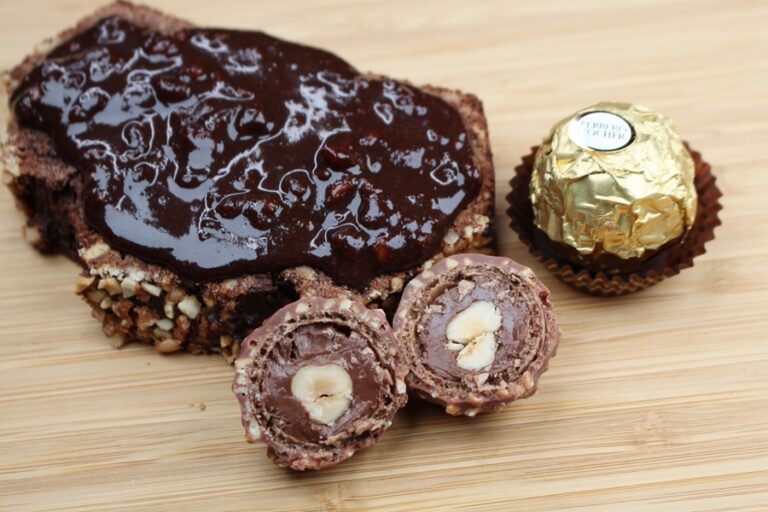 Schoko-Nuss-Kuchen ohne Mehl und Zucker | Rocher Kuchen Rezept