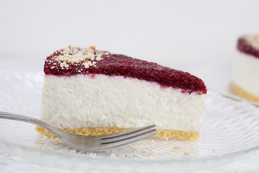 cremigster No Bake Cheesecake mit Beeren cremigster No Bake Cheesecake mit Beeren, leichter Cheesecake ohne Backen, No Bake Cheesecake ohne Zucker, Low Carb High Protein Käsekuchen